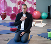 Christoph Kunz bei der Achtsamkeitsmeditation
